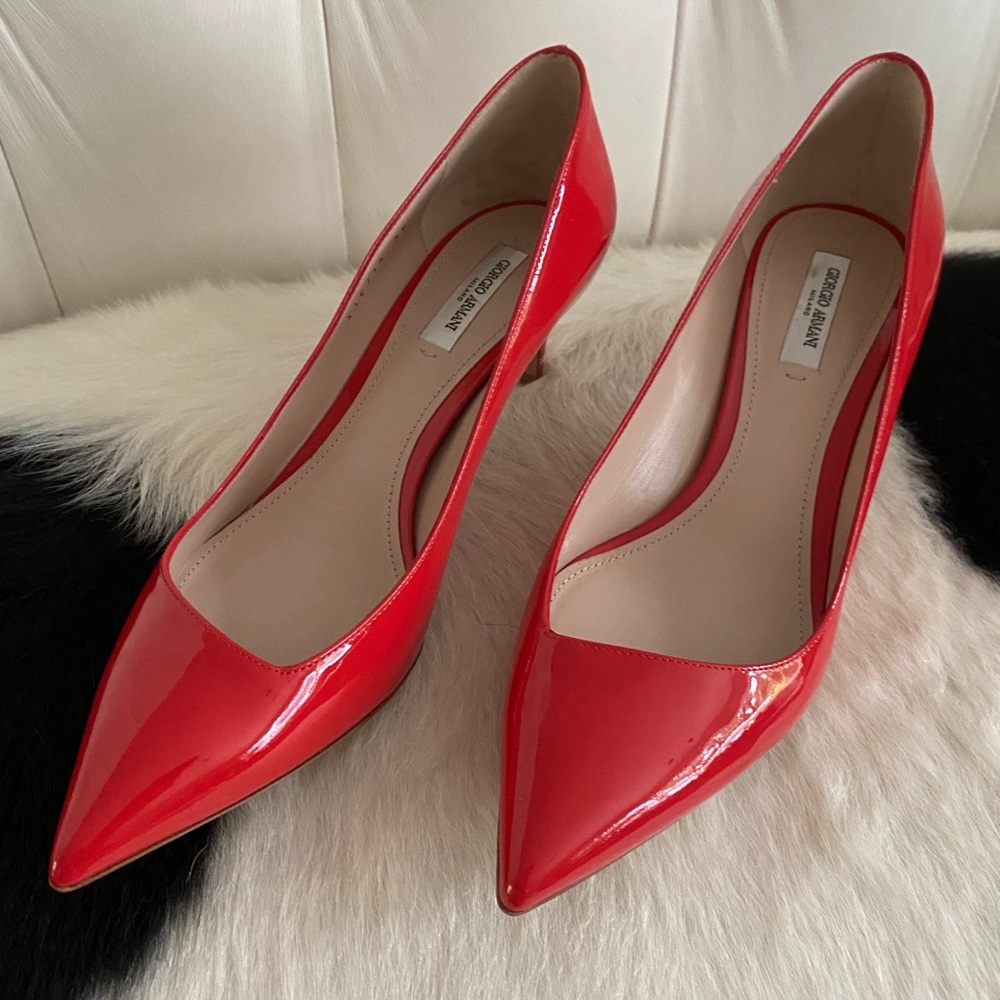 NWT Giorgio Armani red leather pumps